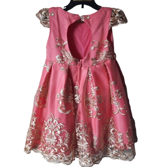 💝Dress, Girls Size: 3T, Color Pink/Gold lace - Picture 3 of 11